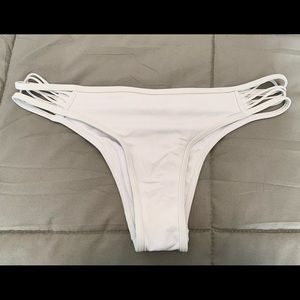 Victoria’s Secret White Itsy Bikini Bottoms, size S